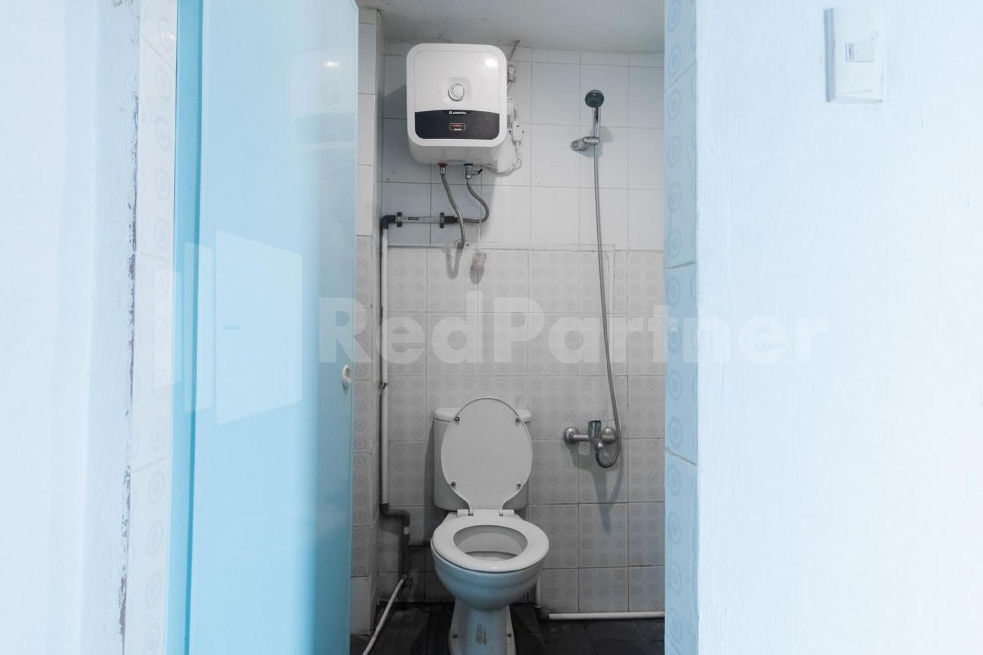 Teratai Guesthouse At Rs Adam Malik Medan Mitra Reddoorz Εξωτερικό φωτογραφία