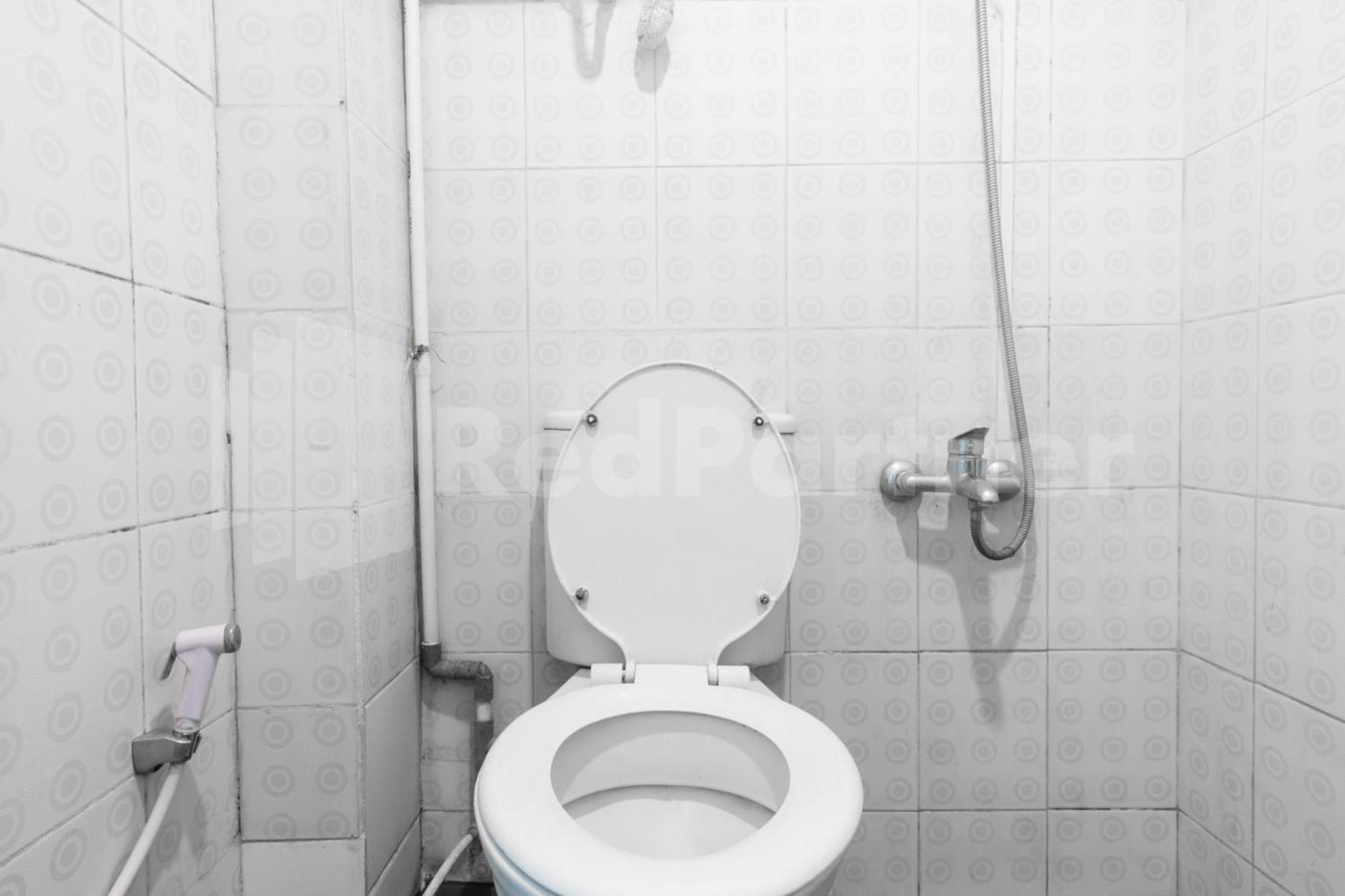 Teratai Guesthouse At Rs Adam Malik Medan Mitra Reddoorz Εξωτερικό φωτογραφία
